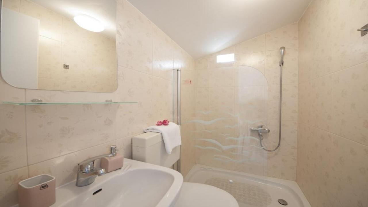 Apartments Angela Baska Voda Room photo